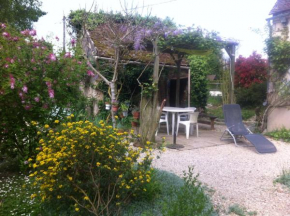 Hotels in Villeneuve-Sur-Yonne
